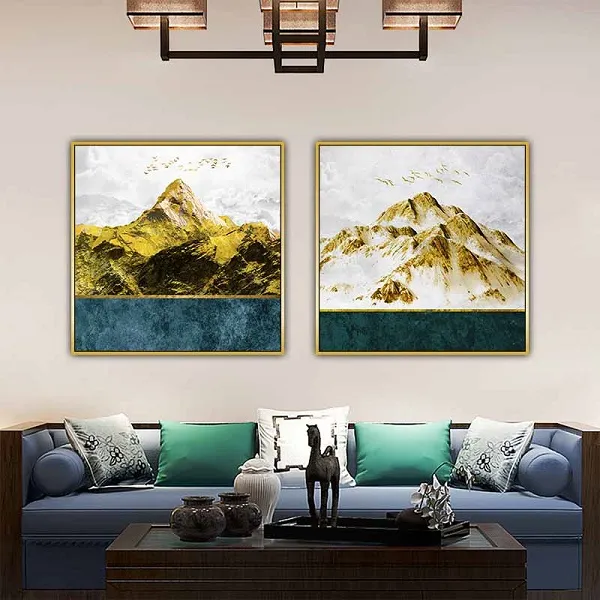 tranh-treo-tuong-doi-nui-va-dan-chim-phu-vang