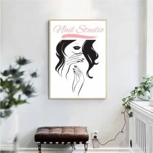 Tranh cô gái kết hợp chữ Nail studio